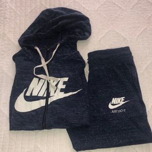 Nike sweatsuit